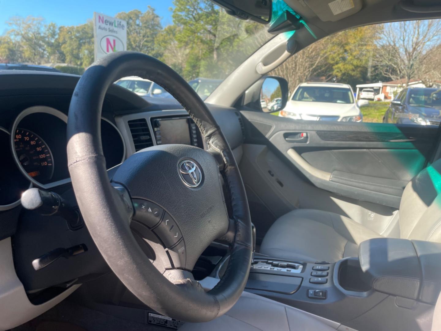 2007 GRAY TOYOTA 4RUNNER LIMITED (JTEBT17R778) with an 4.7L engine, Automatic transmission, located at 5103 Dorchester Rd., Charleston, SC, 29418-5607, (843) 767-1122, 36.245171, -115.228050 - Clean Spacious Interior with Leather, Power Rear Window, CD/AUX/Sat, Navigation, Backup Camera, Dual Climate Control, Power Everything (windows, locks, seats, mirrors), Memory/Heated Seats, Keyless Entry, Tow Package, Alloy Wheels. Local Trade-in! Clean CarFax (no accidents reported!) 186k miles Lo - Photo#18